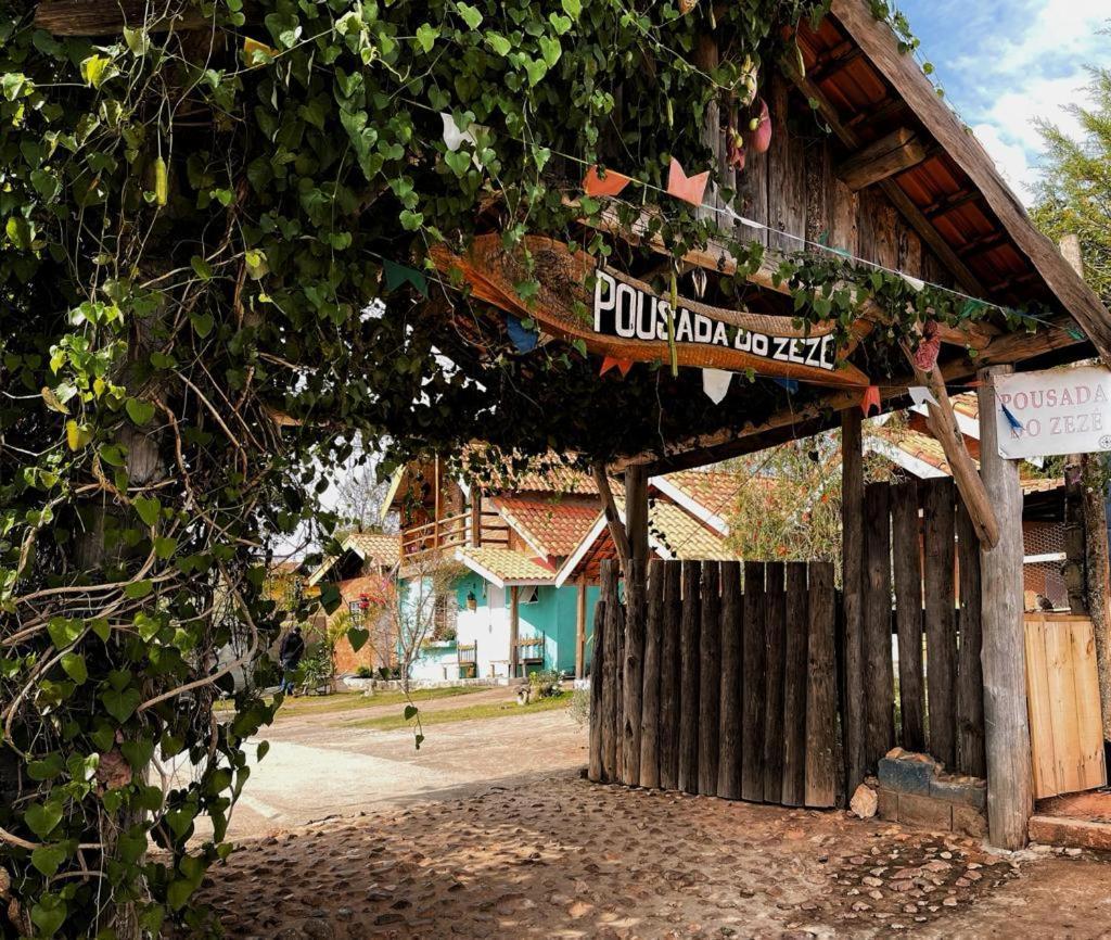 Pousada Do Zeze Bueno Brandao Exterior photo